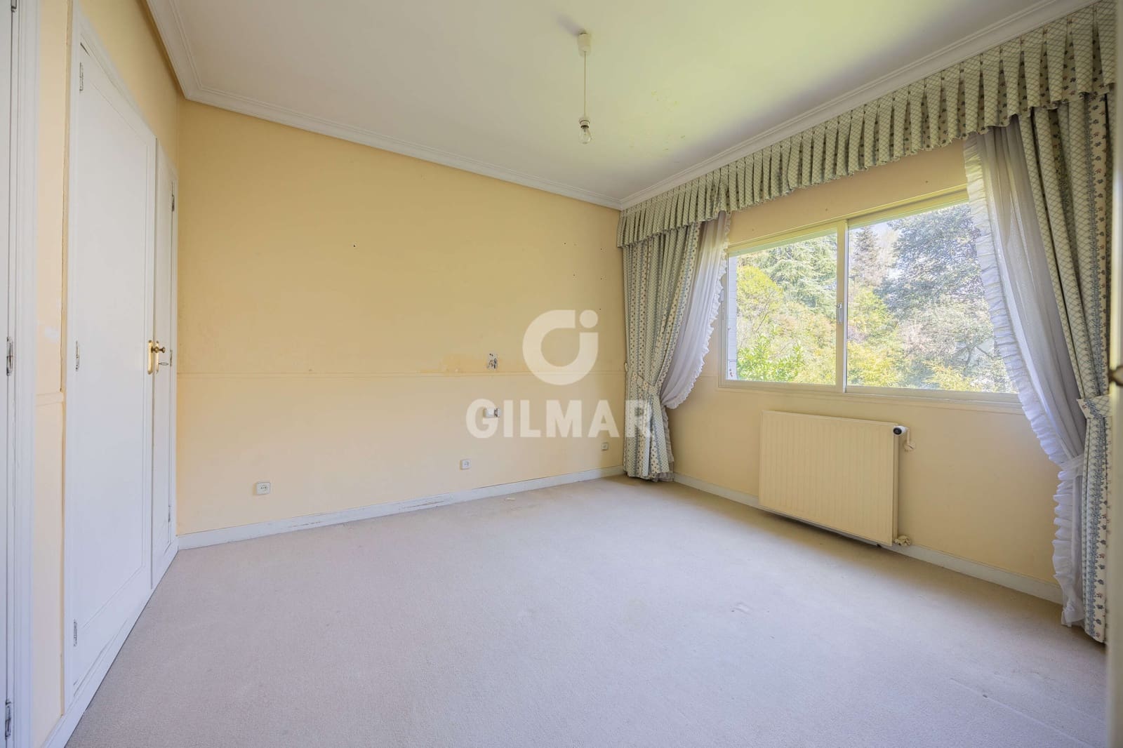 6 soverom Kjedet enebolig til salgs i Madrid by med svømmebasseng - € 2 700 000 (Ref: 9793502)