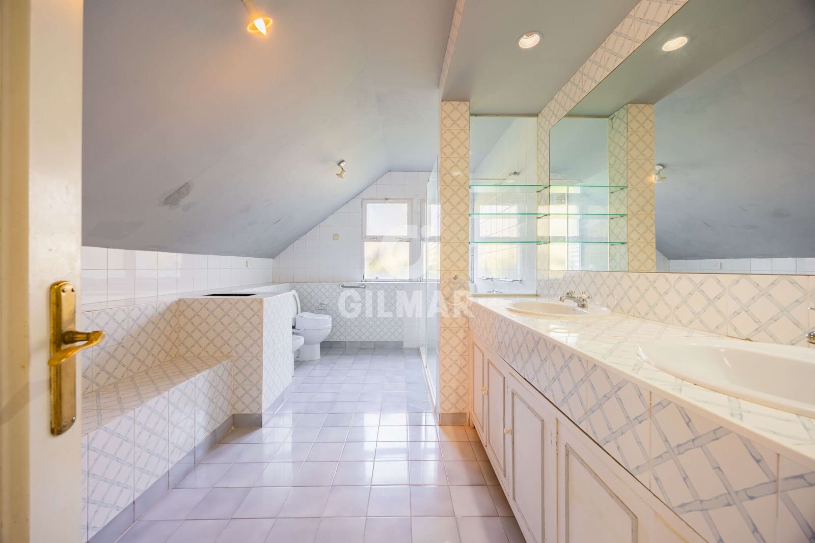 6 soverom Kjedet enebolig til salgs i Madrid by med svømmebasseng - € 2 700 000 (Ref: 9793502)