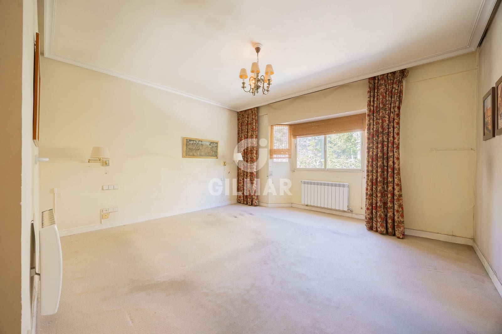 6 soverom Kjedet enebolig til salgs i Madrid by med svømmebasseng - € 2 700 000 (Ref: 9793502)