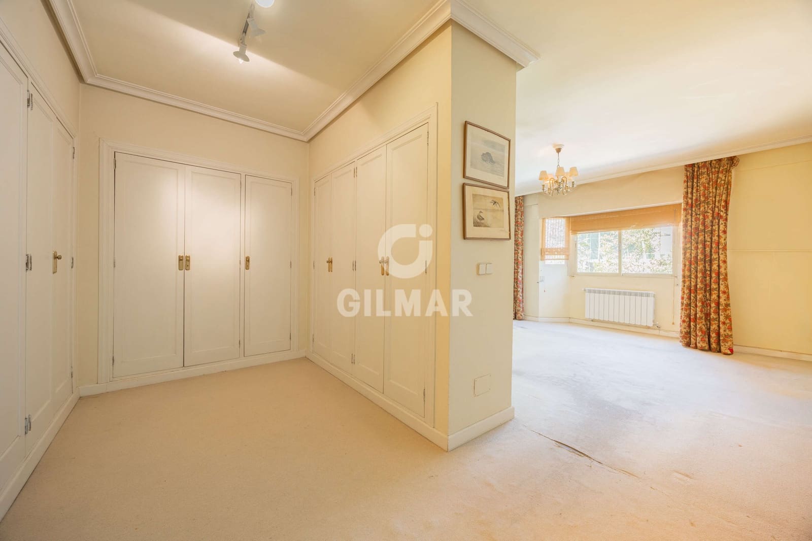 6 soverom Kjedet enebolig til salgs i Madrid by med svømmebasseng - € 2 700 000 (Ref: 9793502)