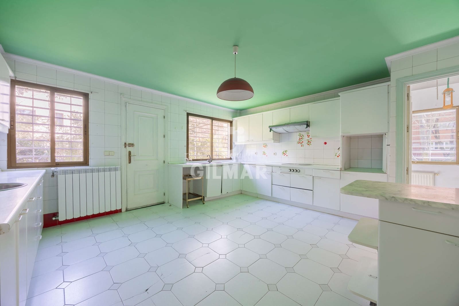 6 soverom Kjedet enebolig til salgs i Madrid by med svømmebasseng - € 2 700 000 (Ref: 9793502)