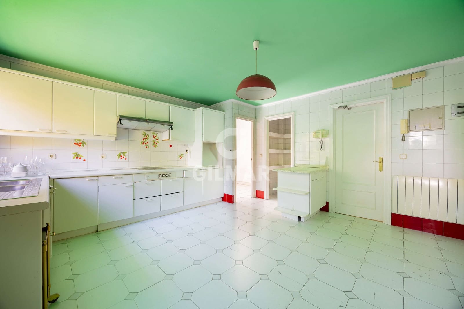 6 soverom Kjedet enebolig til salgs i Madrid by med svømmebasseng - € 2 700 000 (Ref: 9793502)