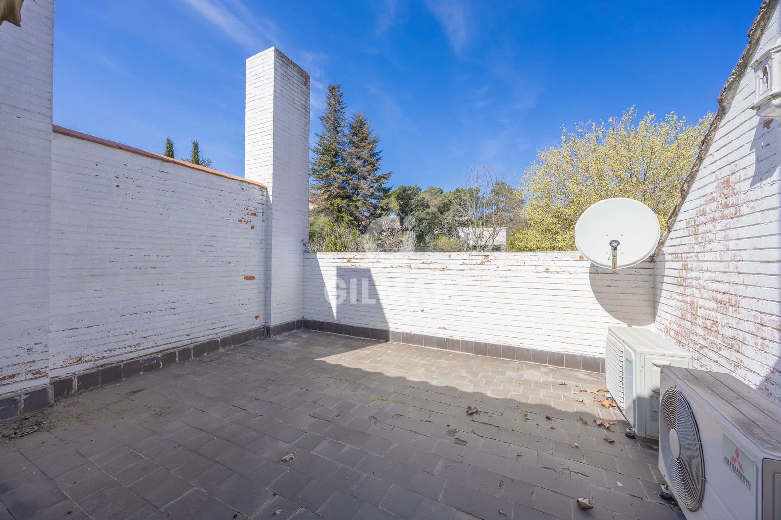 6 soverom Kjedet enebolig til salgs i Madrid by med svømmebasseng - € 2 700 000 (Ref: 9793502)