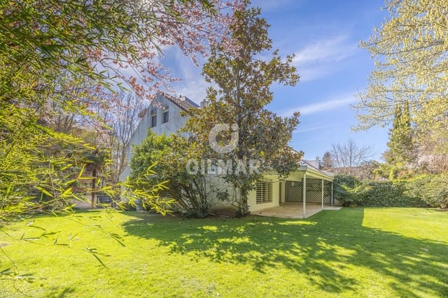 6 soverom Kjedet enebolig til salgs i El Pardo, Madrid by med svømmebasseng - € 2 700 000 (Ref: 9793502)