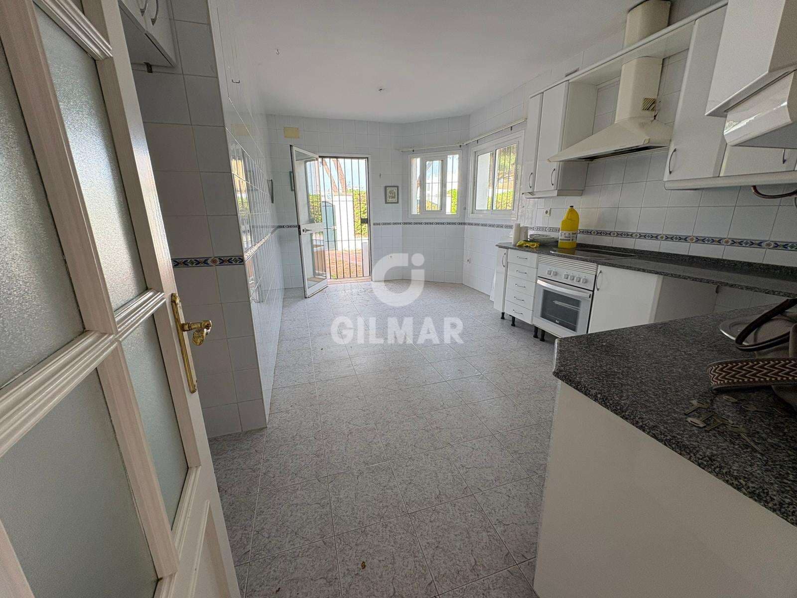 3 soveværelse Villa til leje i El Puerto de Santa Maria med garage - € 1.700 (Ref: 9795344)