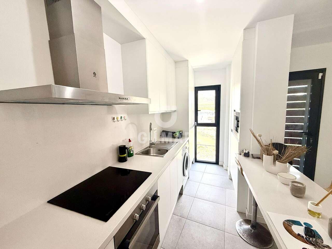 2 bedroom Flat for sale in Playa San Juan with garage - € 315,000 (Ref: 9795722)