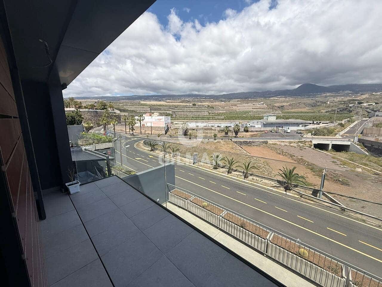 2 bedroom Flat for sale in Playa San Juan with garage - € 315,000 (Ref: 9795722)