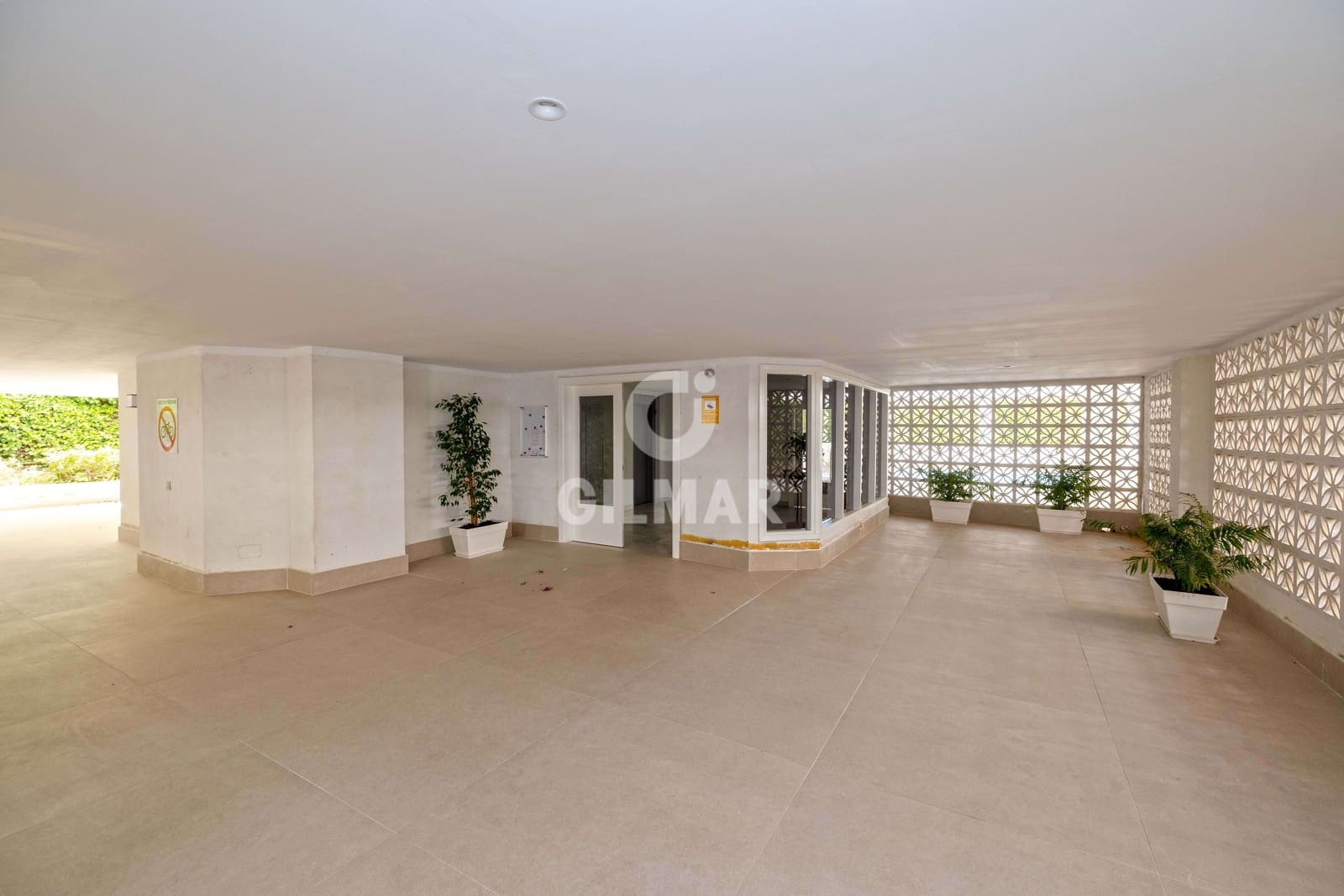 2 chambre Appartement à vendre à Marbella avec piscine garage - 430 000 € (Ref: 9802967)