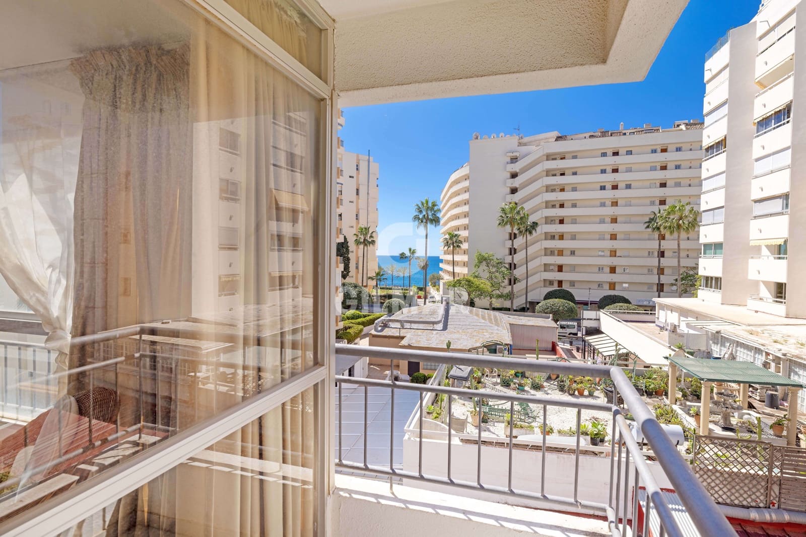 2 chambre Appartement à vendre à Marbella avec piscine garage - 430 000 € (Ref: 9802967)