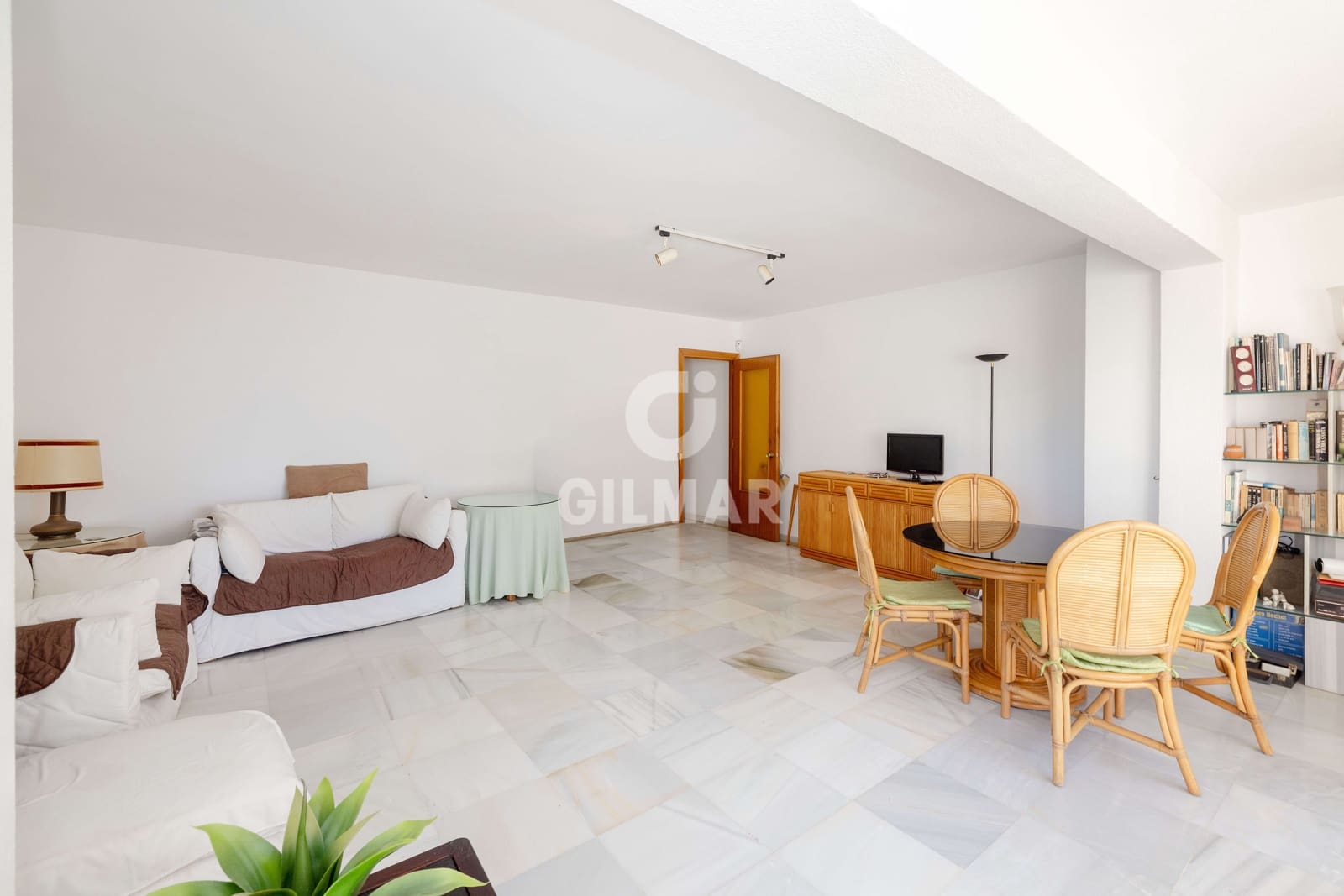 2 chambre Appartement à vendre à Marbella avec piscine garage - 430 000 € (Ref: 9802967)