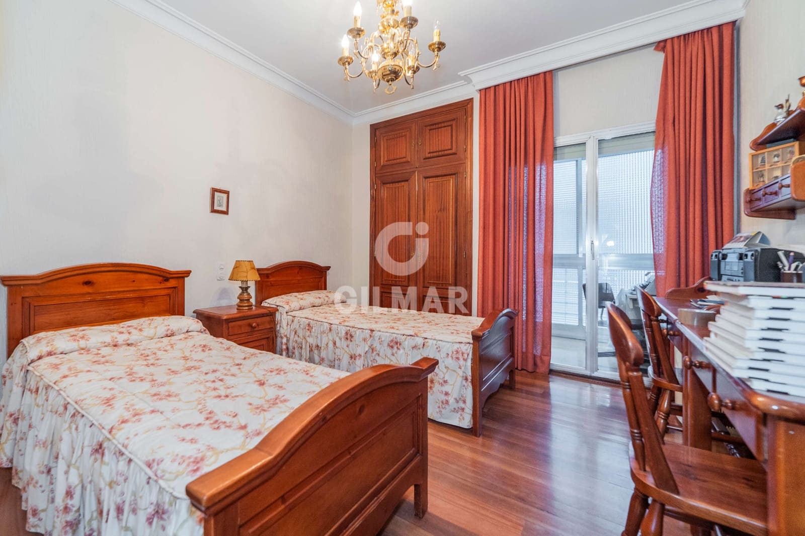 Piso de 5 habitaciones en Madrid ciudad en venta - 1.450.000 € (Ref: 9805720)