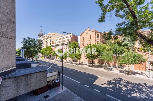3 soveværelse Lejlighed til salg i Almagro, Madrid by - € 3.900.000 (Ref: 9805725)