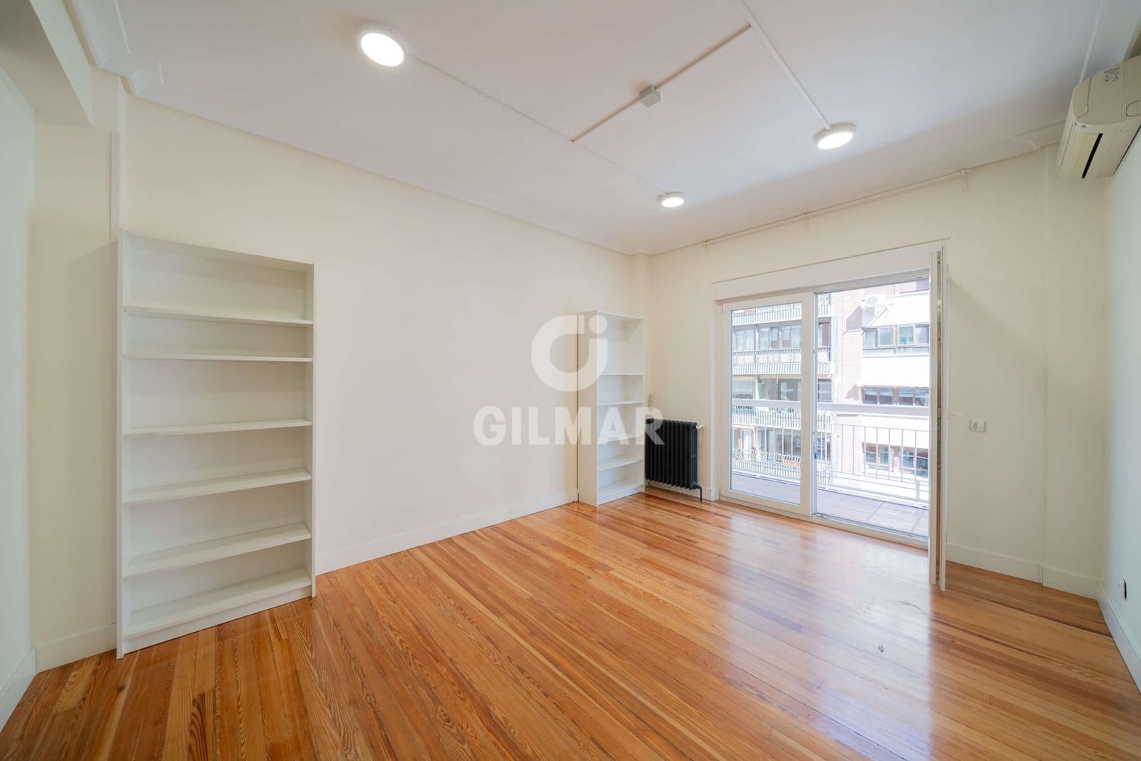 Piso de 5 habitaciones en Madrid ciudad en venta - 1.550.000 € (Ref: 9805728)