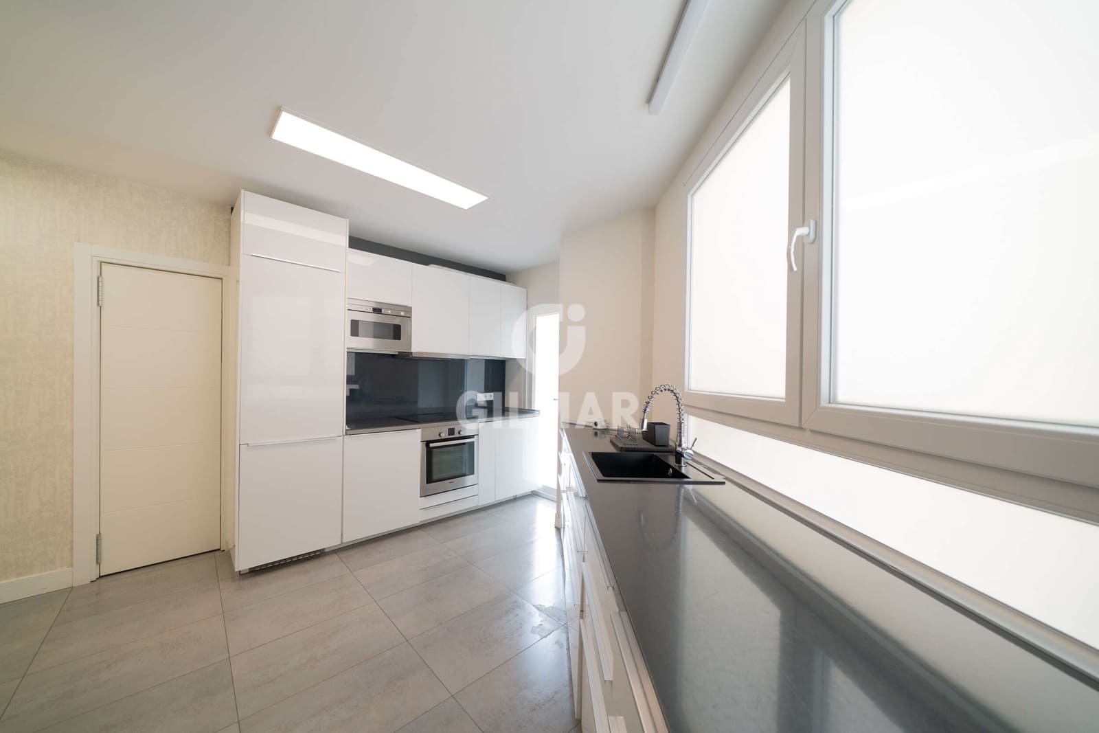 Piso de 5 habitaciones en Madrid ciudad en venta - 1.550.000 € (Ref: 9805728)