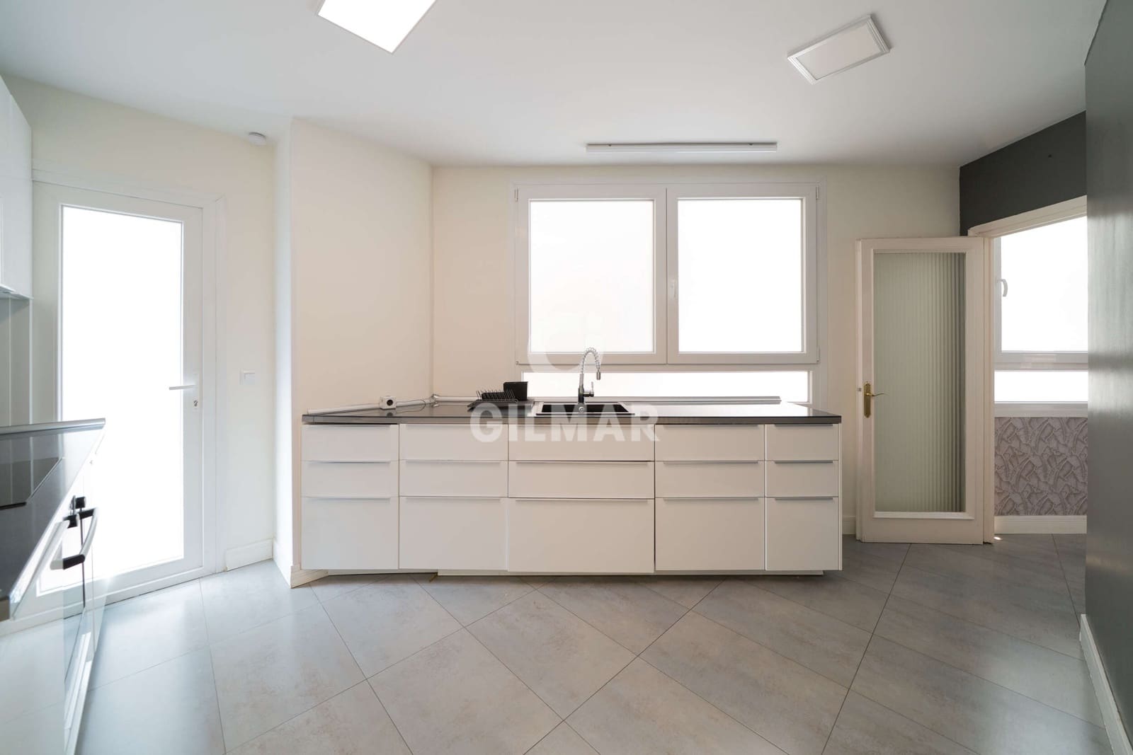 Piso de 5 habitaciones en Madrid ciudad en venta - 1.550.000 € (Ref: 9805728)