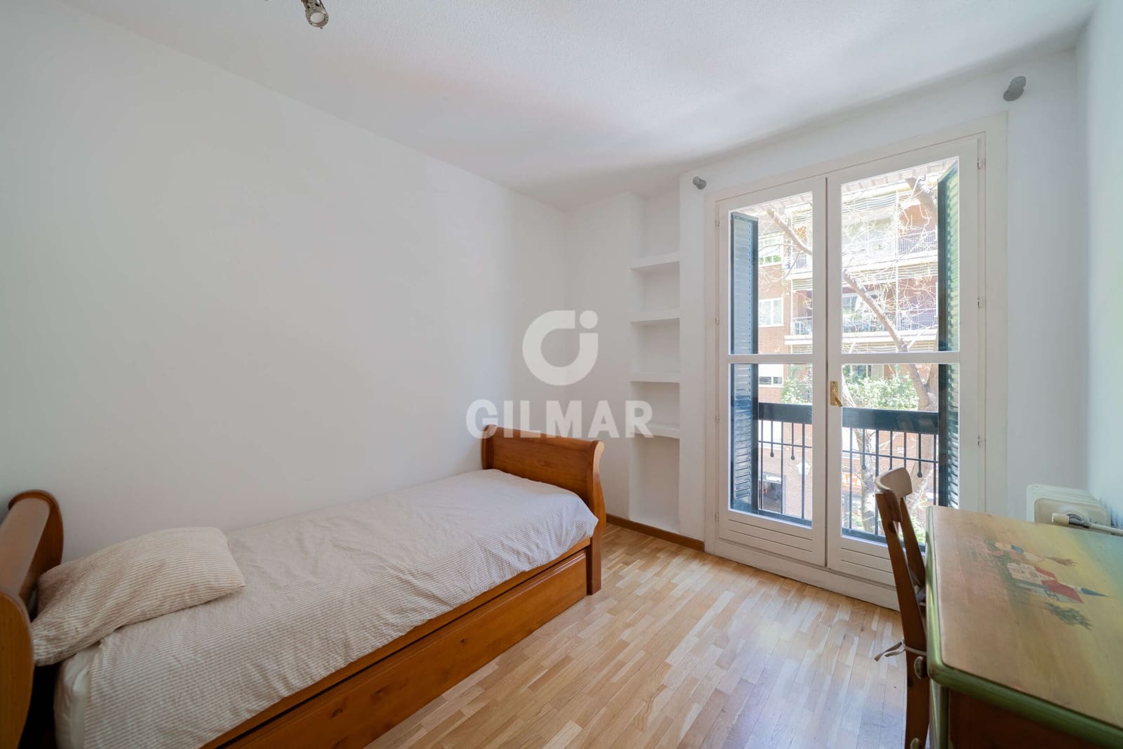 Piso de 4 habitaciones en Madrid ciudad en venta con garaje - 1.350.000 € (Ref: 9805729)