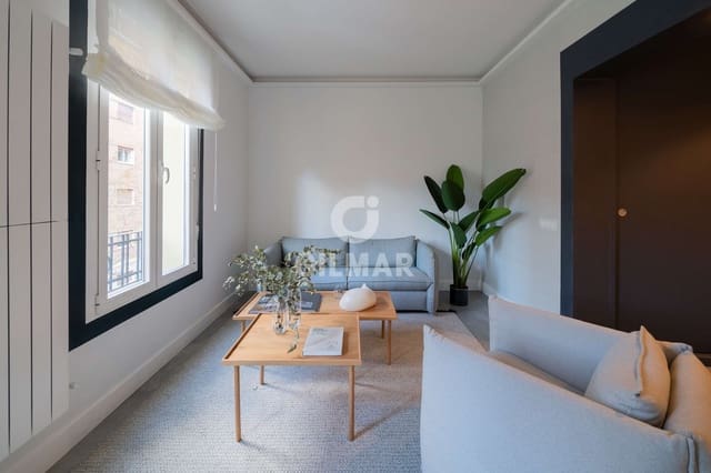 2 slaapkamer Flat te koop in Almagro, Madrid stad - € 1.145.000 (Ref: 9805731)