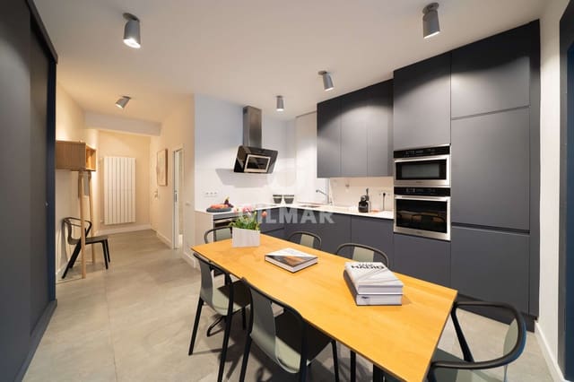 2 slaapkamer Flat te koop in Almagro, Madrid stad - € 1.145.000 (Ref: 9805731)