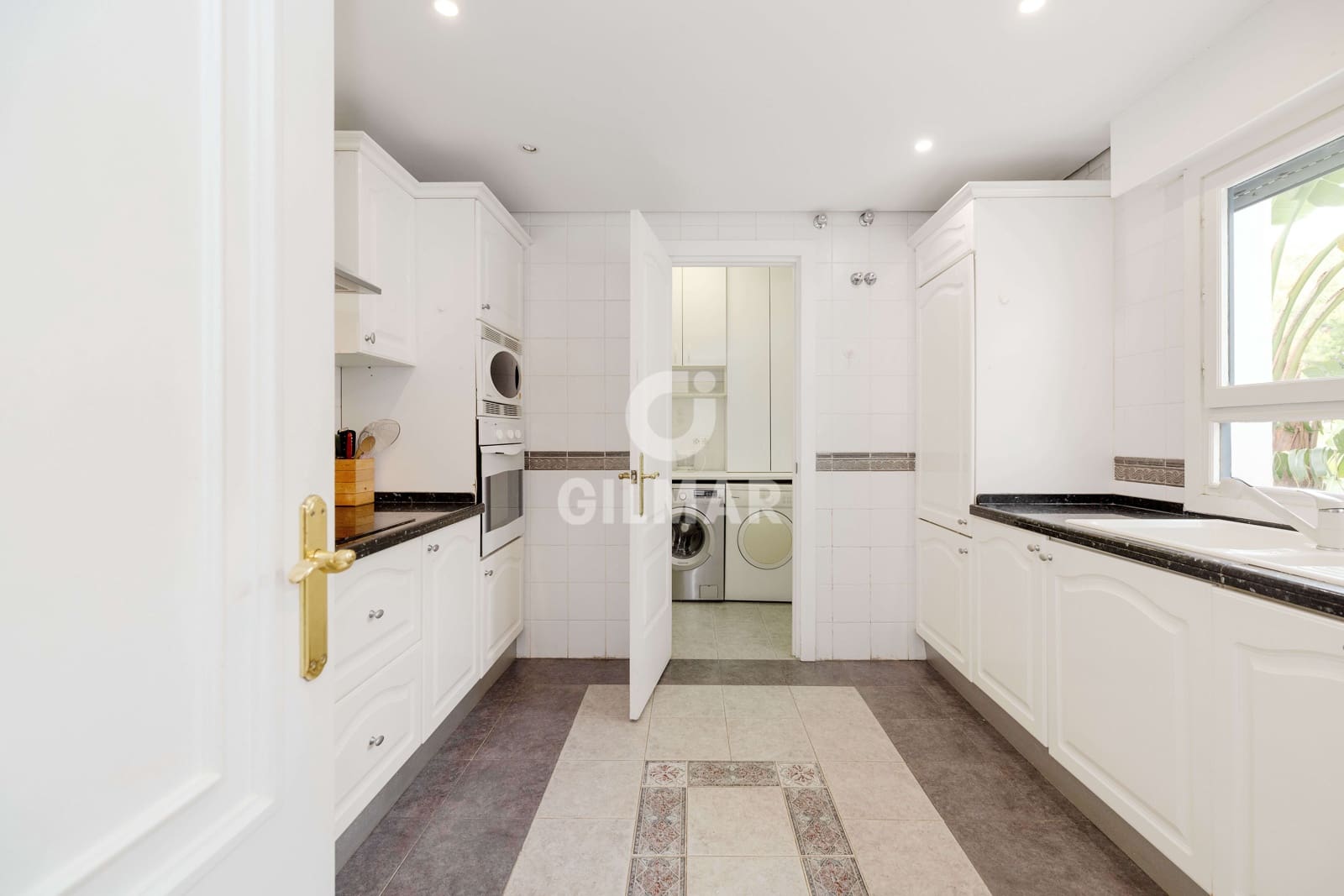 3 makuuhuone Asunto myytävänä paikassa Cabopino mukana uima-altaan - 850 000 € (Ref: 9807176)