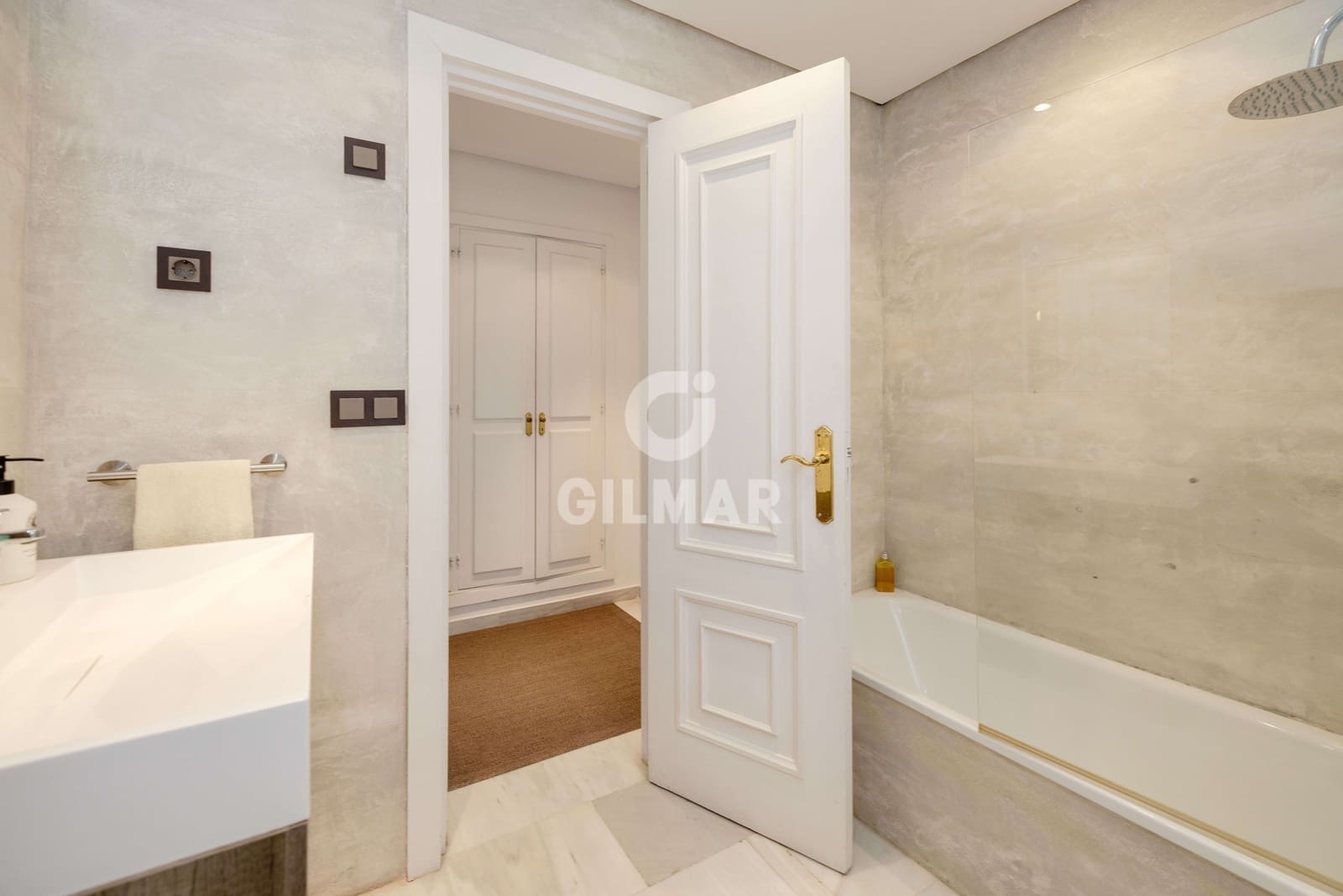 3 makuuhuone Asunto myytävänä paikassa Cabopino mukana uima-altaan - 850 000 € (Ref: 9807176)