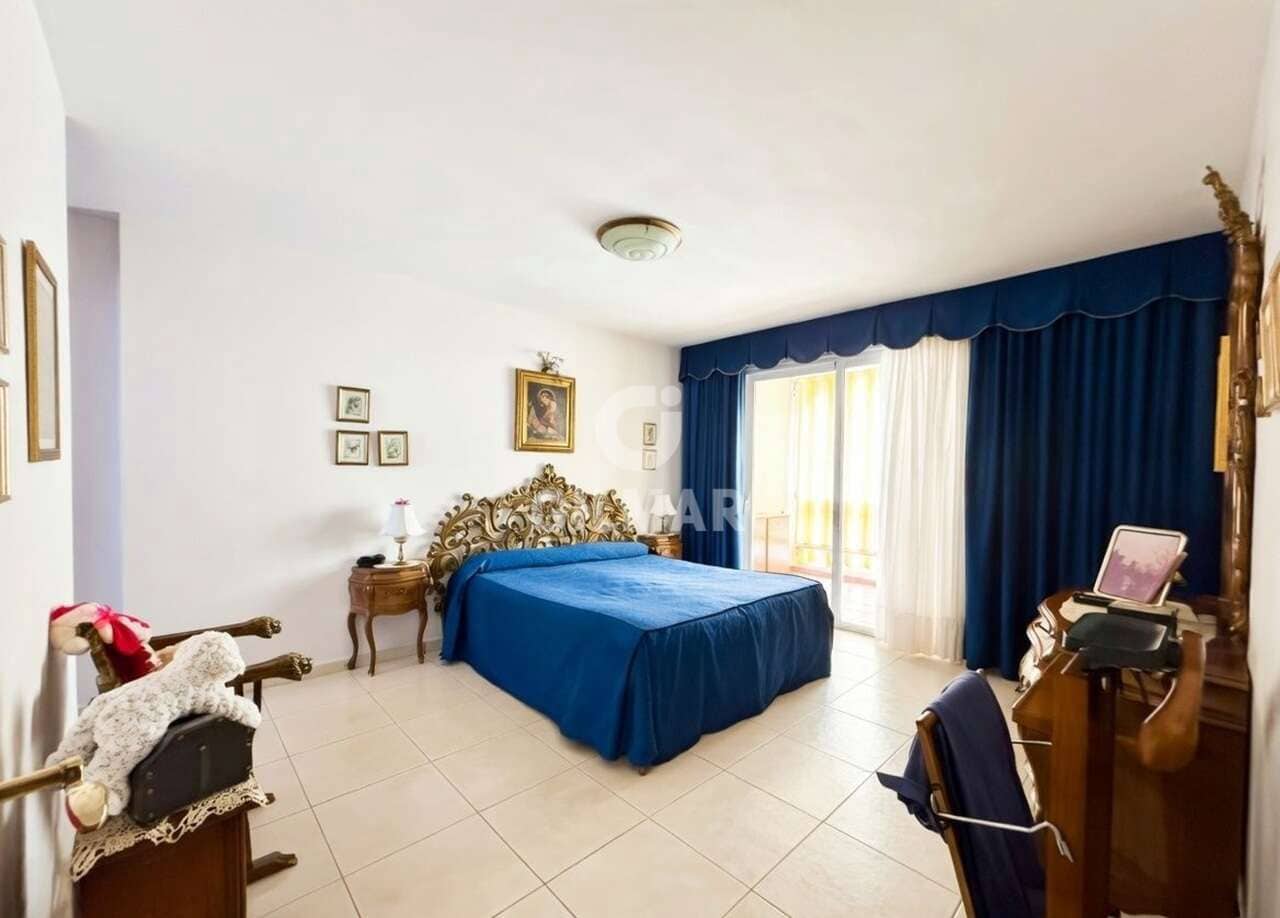 4 bedroom Flat for sale in Los Cristianos with pool - € 1,250,000 (Ref: 9807475)