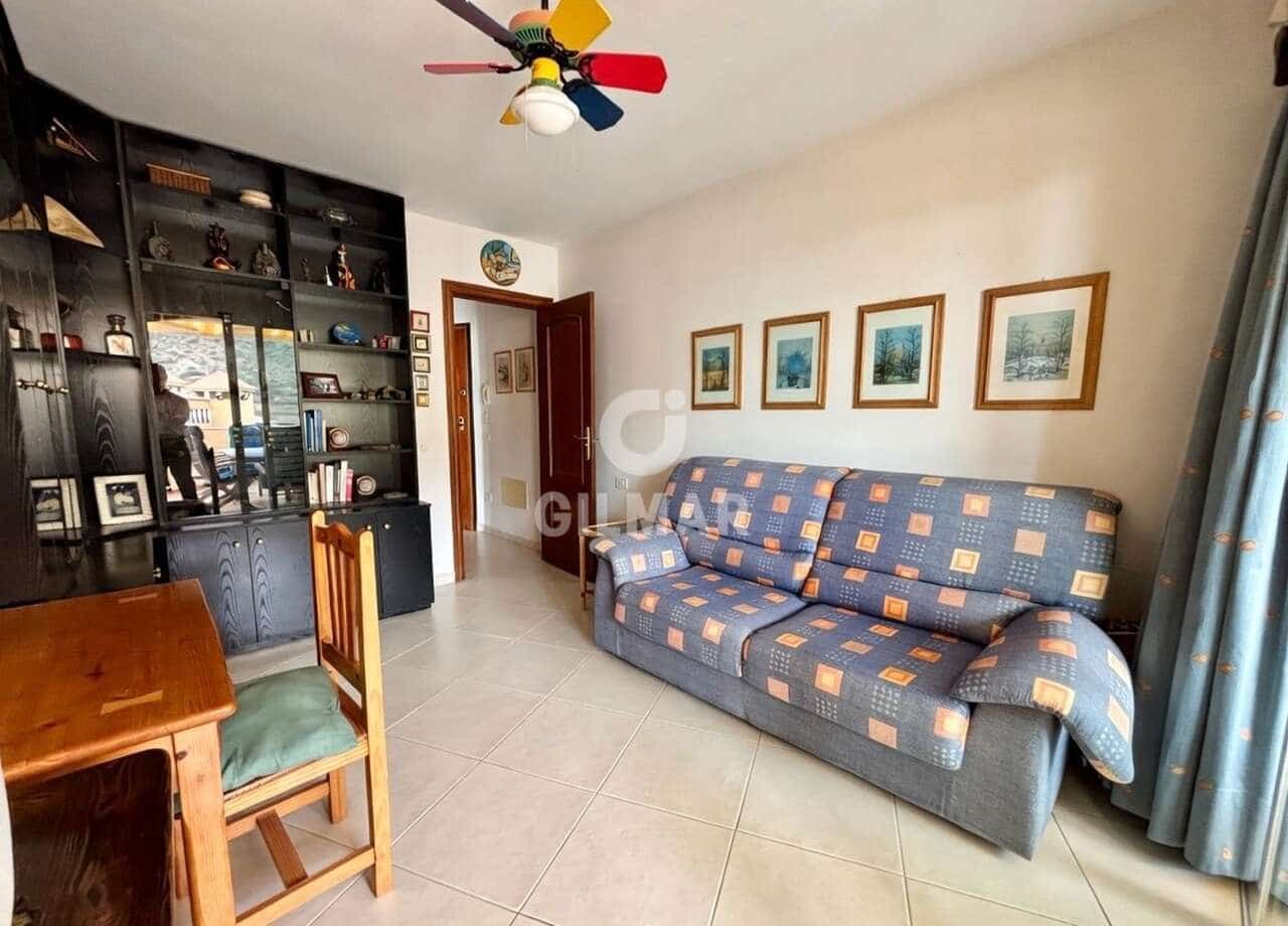 4 bedroom Flat for sale in Los Cristianos with pool - € 1,250,000 (Ref: 9807475)