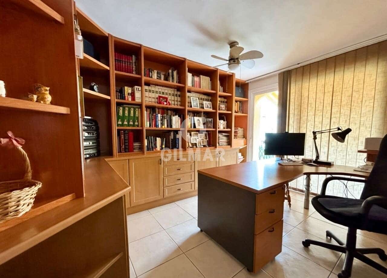 4 bedroom Flat for sale in Los Cristianos with pool - € 1,250,000 (Ref: 9807475)