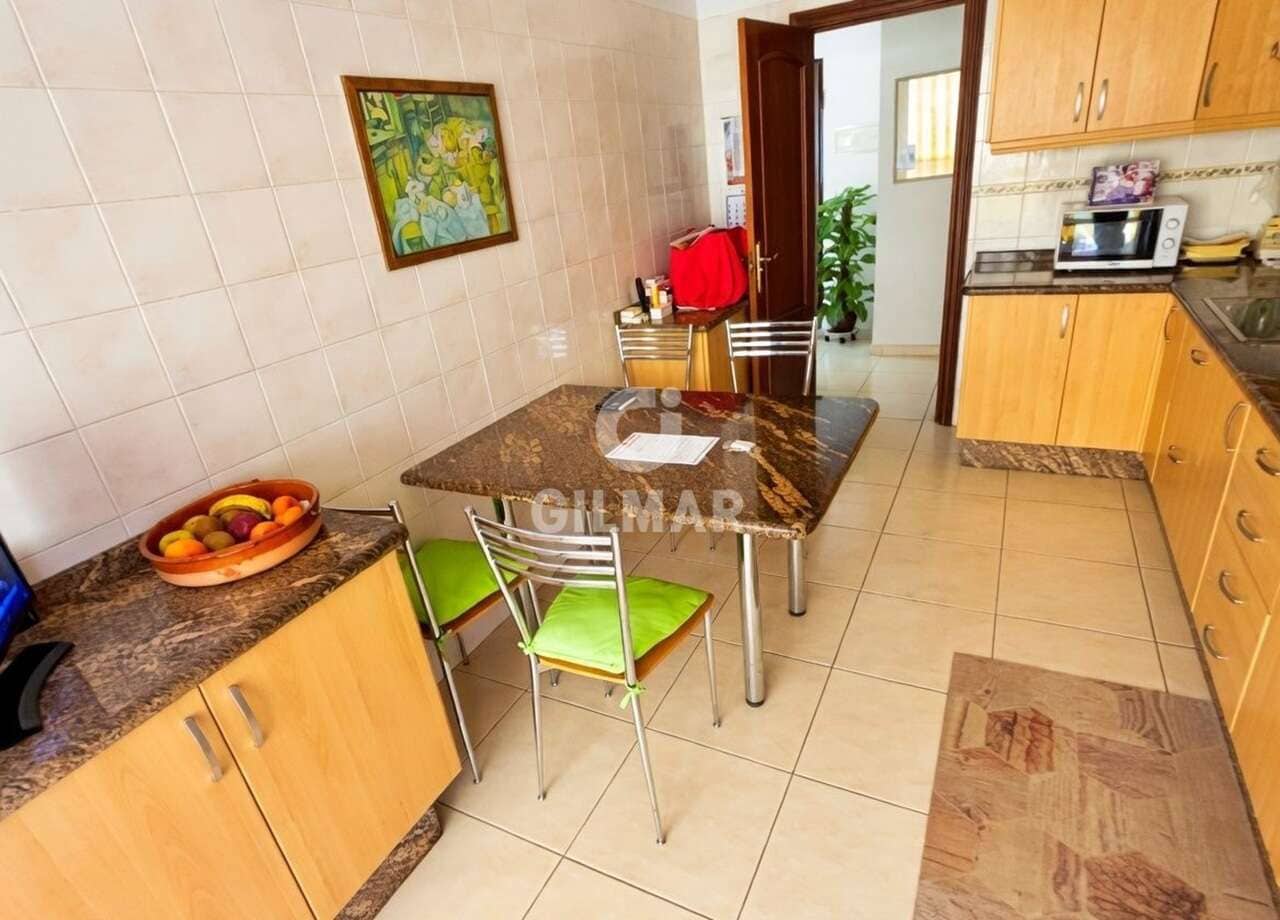 4 bedroom Flat for sale in Los Cristianos with pool - € 1,250,000 (Ref: 9807475)