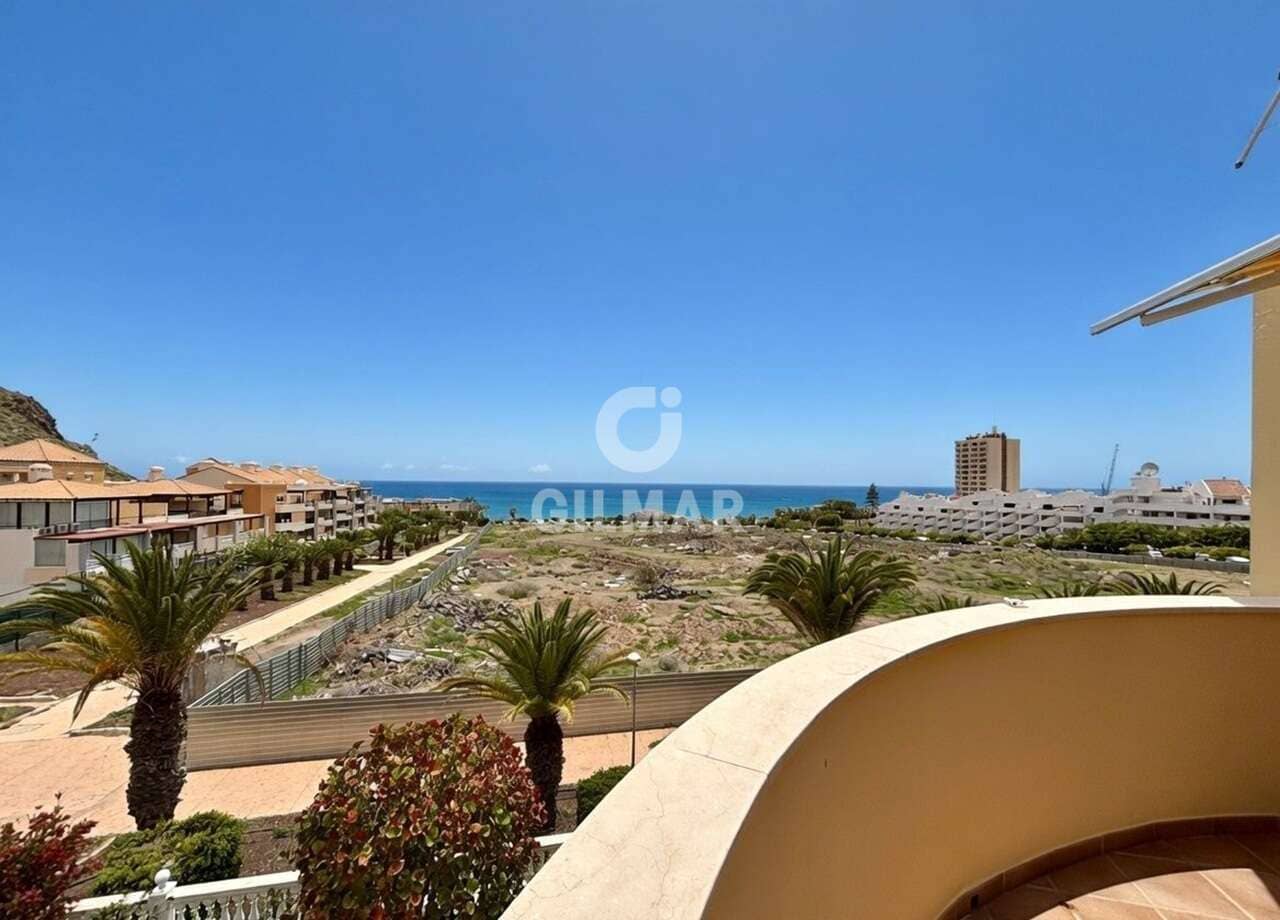 4 bedroom Flat for sale in Los Cristianos with pool - € 1,250,000 (Ref: 9807475)