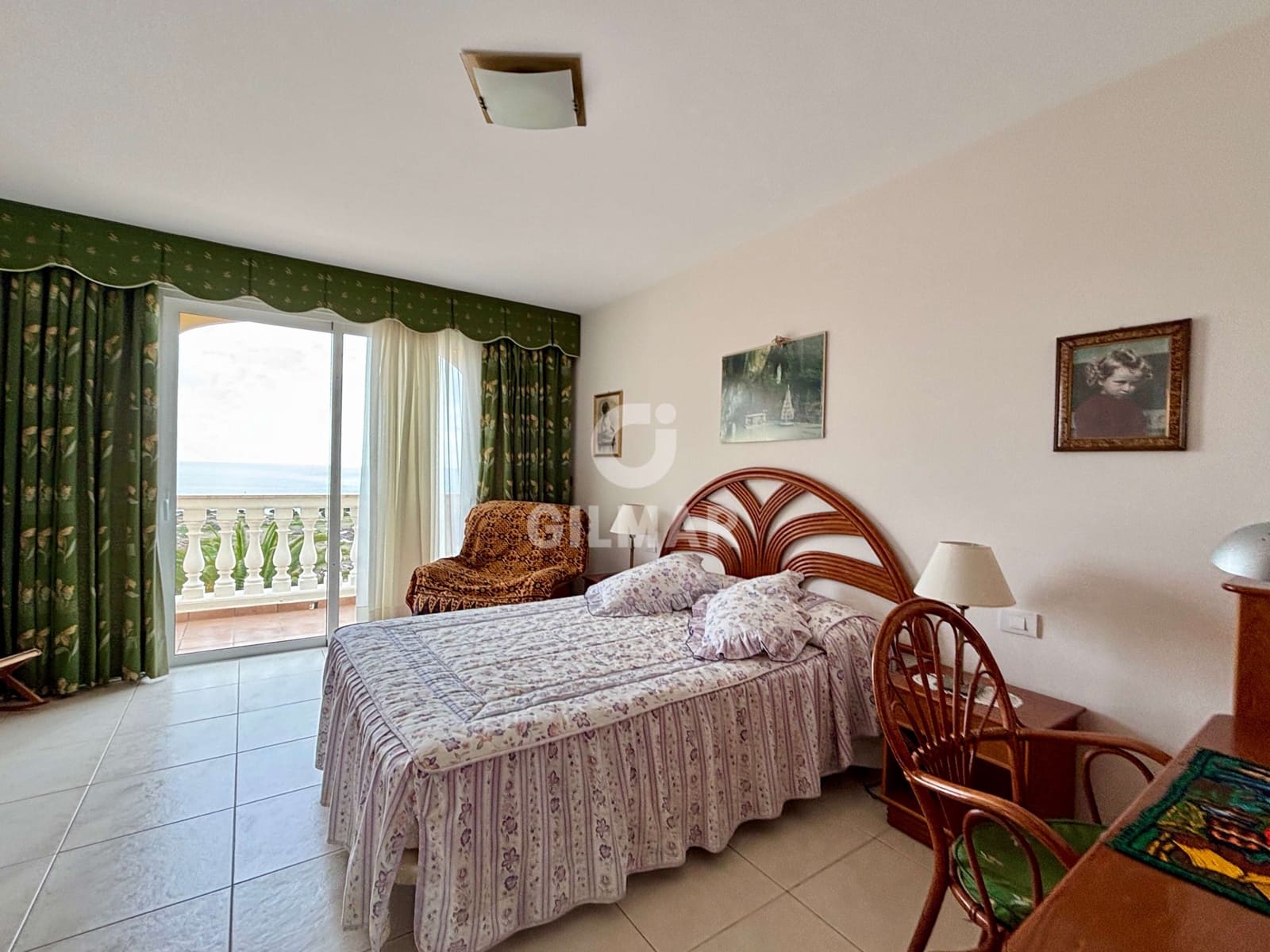 4 bedroom Flat for sale in Los Cristianos with pool - € 1,250,000 (Ref: 9807475)