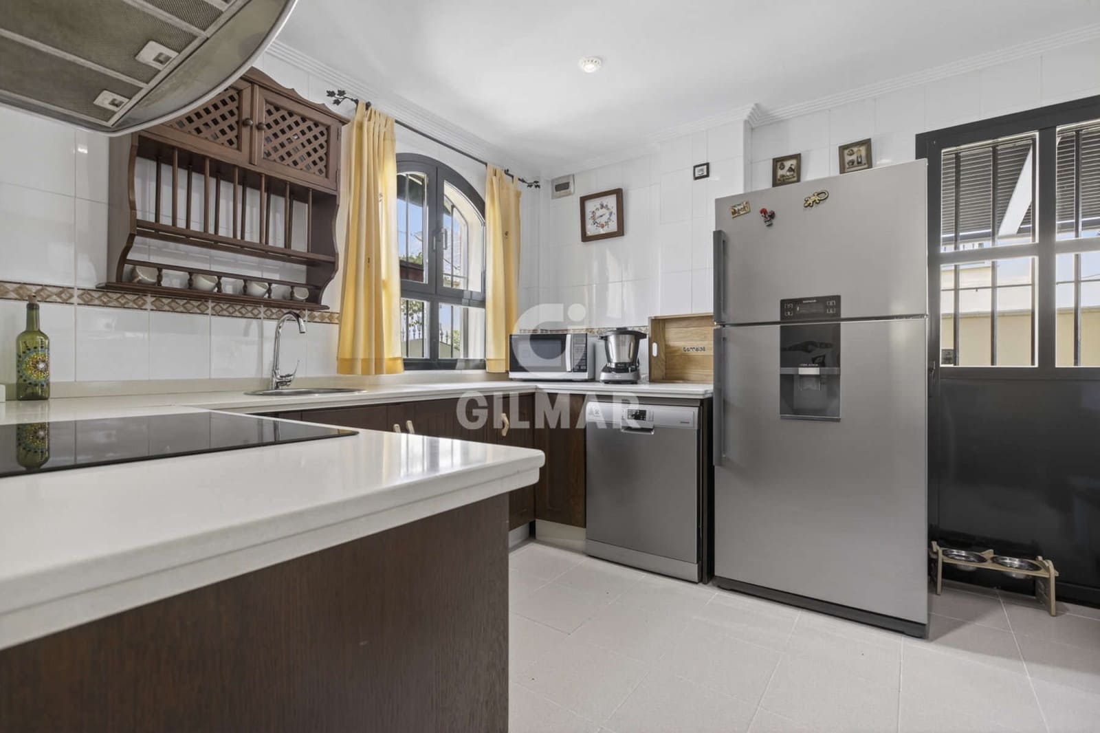 3 soverom Kjedet enebolig til salgs i Montequinto med garasje - € 420 000 (Ref: 9810845)