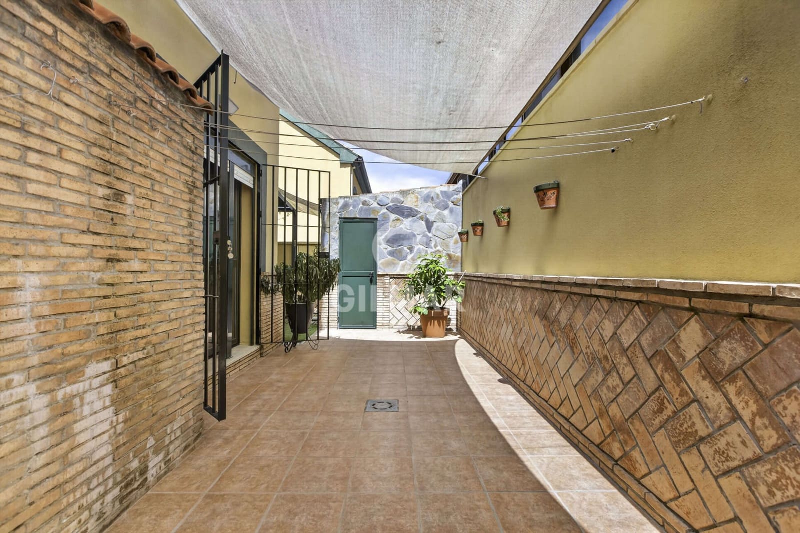 3 soverom Kjedet enebolig til salgs i Montequinto med garasje - € 420 000 (Ref: 9810845)