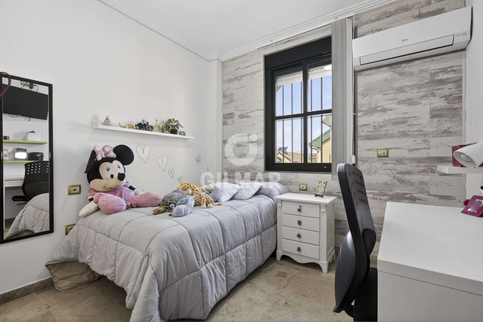 3 soverom Kjedet enebolig til salgs i Montequinto med garasje - € 420 000 (Ref: 9810845)