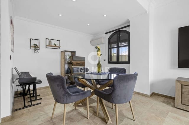 3 soverom Kjedet enebolig til salgs i Montequinto, Dos Hermanas med garasje - € 420 000 (Ref: 9810845)