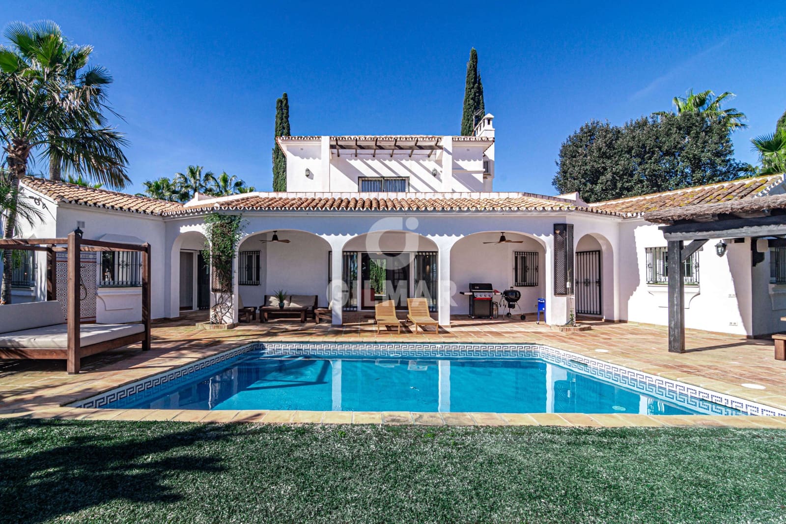 4 slaapkamer Villa te koop in Estepona met zwembad - € 1.900.000 (Ref: 9810846)