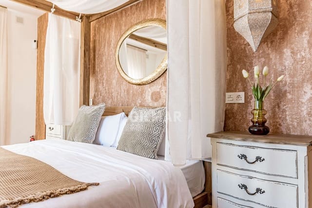 4 slaapkamer Villa te koop in Nueva Atalaya, Estepona met zwembad - € 1.900.000 (Ref: 9810846)