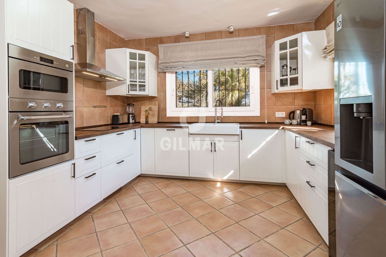 4 slaapkamer Villa te koop in Estepona met zwembad - € 1.900.000 (Ref: 9810846)