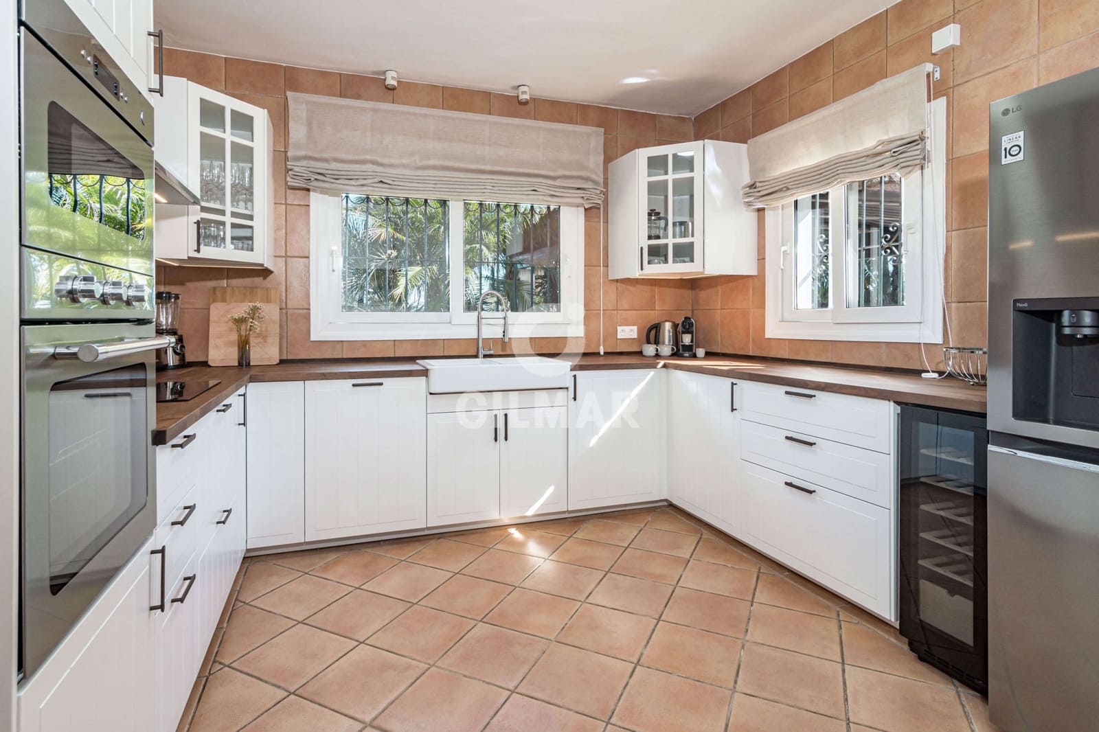 4 slaapkamer Villa te koop in Estepona met zwembad - € 1.900.000 (Ref: 9810846)
