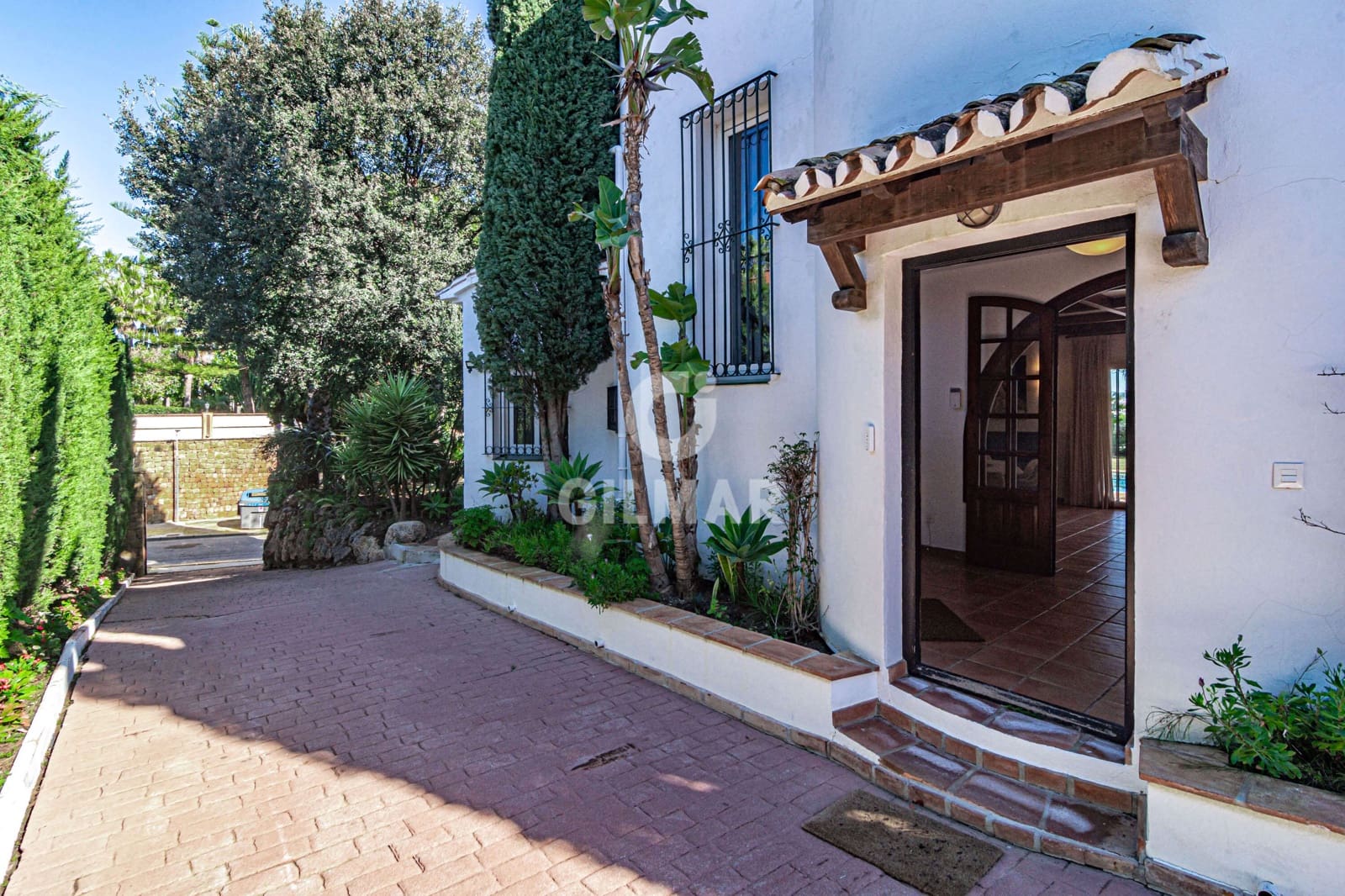 4 slaapkamer Villa te koop in Estepona met zwembad - € 1.900.000 (Ref: 9810846)