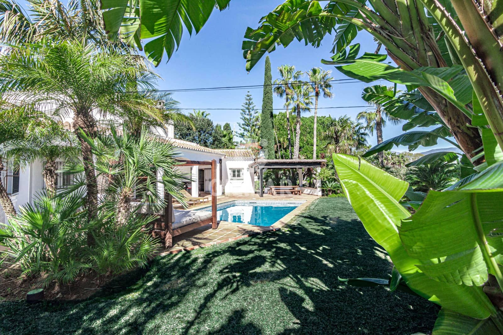 4 slaapkamer Villa te koop in Estepona met zwembad - € 1.900.000 (Ref: 9810846)