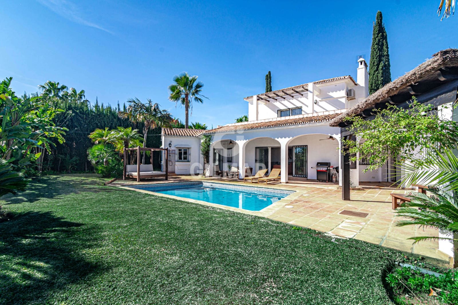 4 slaapkamer Villa te koop in Estepona met zwembad - € 1.900.000 (Ref: 9810846)