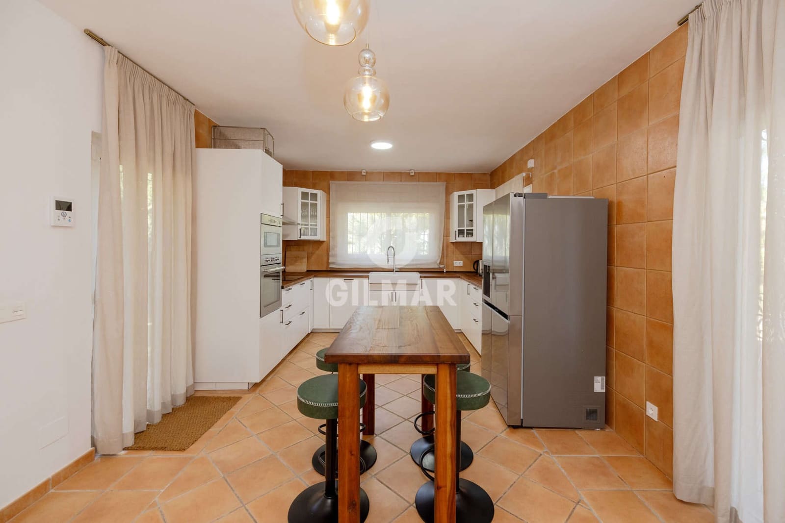 4 bedroom Villa for sale in Estepona with pool - € 1,900,000 (Ref: 9810846)