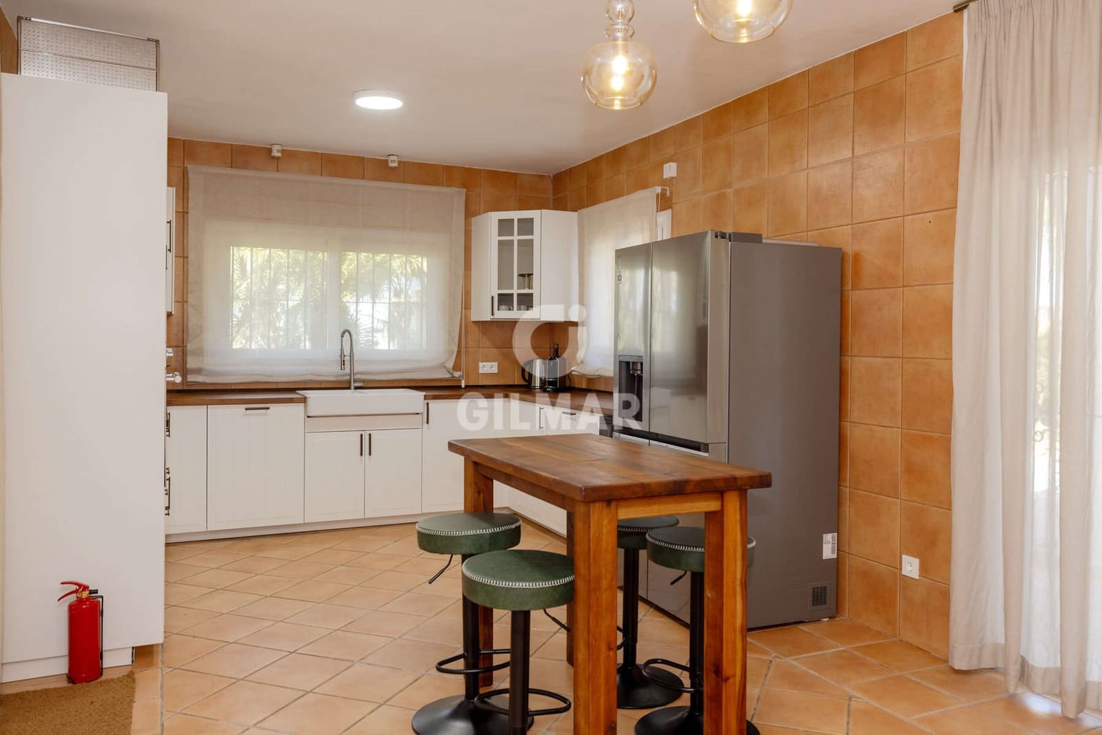 4 bedroom Villa for sale in Estepona with pool - € 1,900,000 (Ref: 9810846)