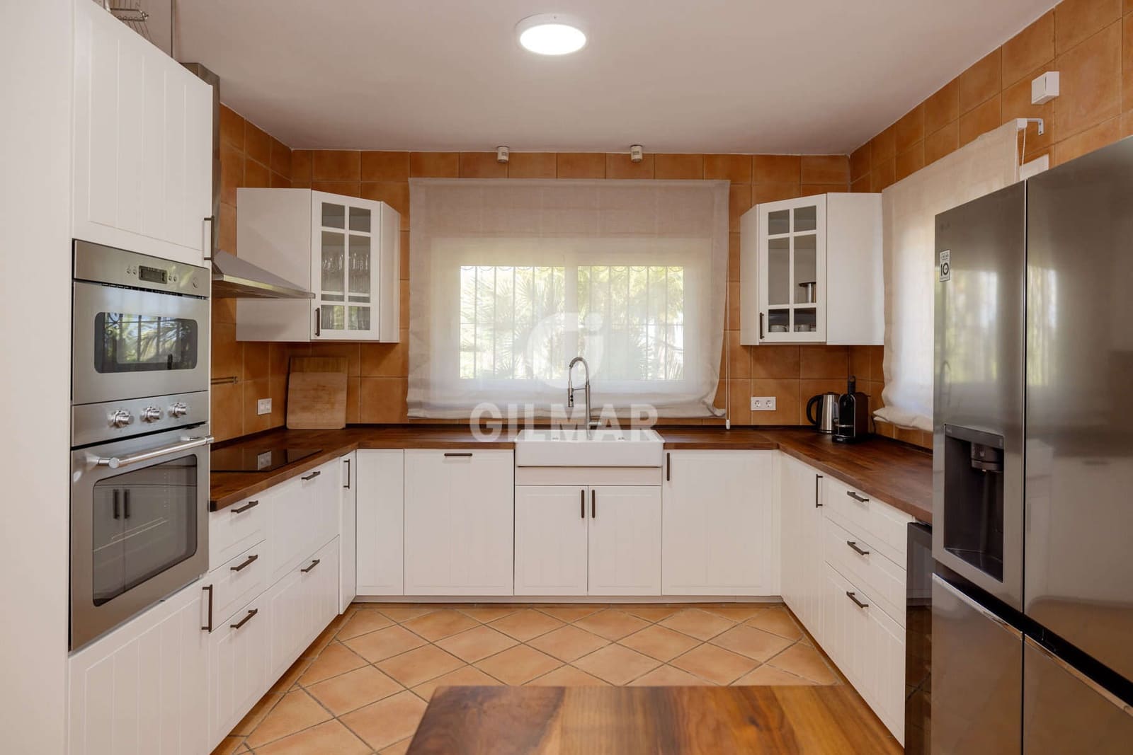 4 bedroom Villa for sale in Estepona with pool - € 1,900,000 (Ref: 9810846)