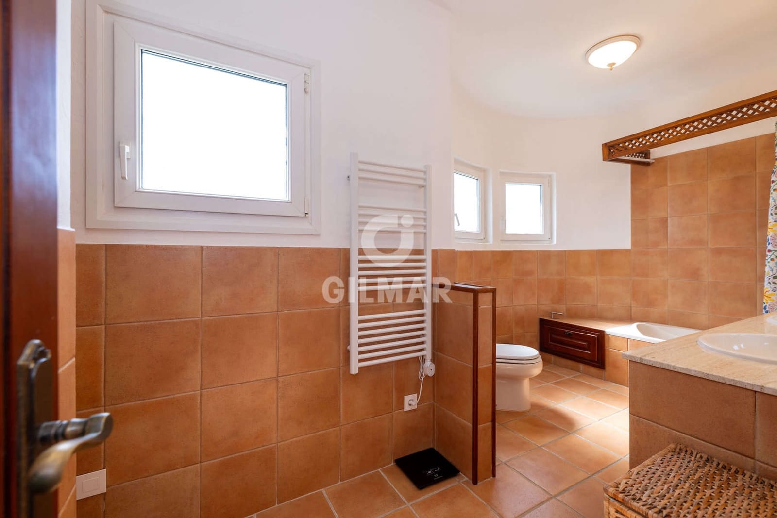 4 bedroom Villa for sale in Estepona with pool - € 1,900,000 (Ref: 9810846)