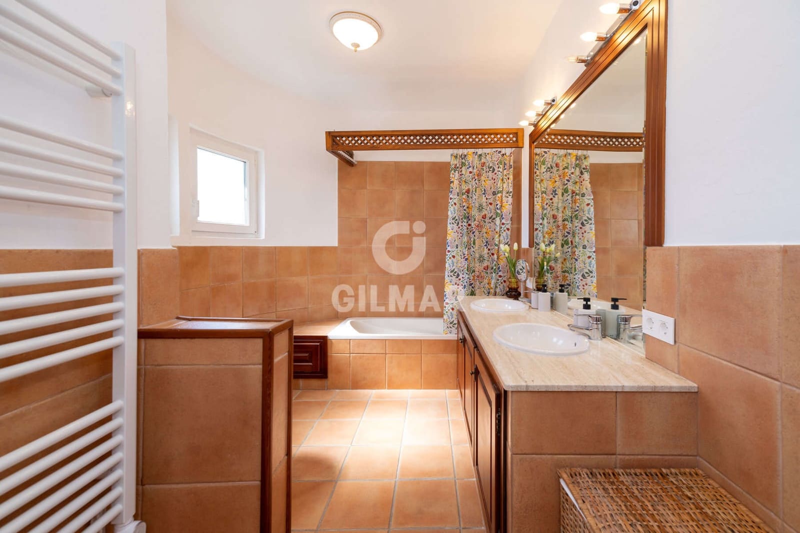 4 bedroom Villa for sale in Estepona with pool - € 1,900,000 (Ref: 9810846)
