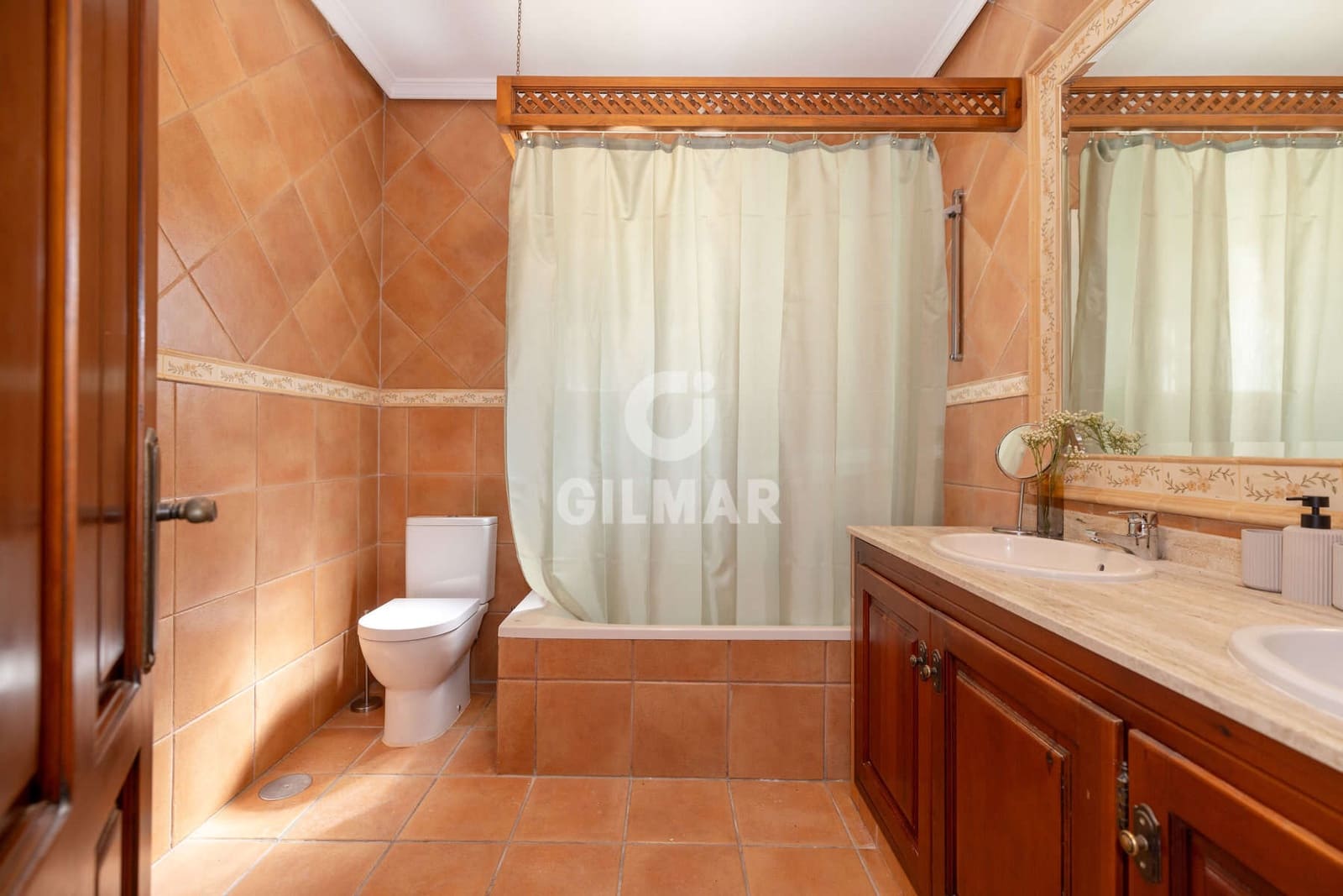 4 bedroom Villa for sale in Estepona with pool - € 1,900,000 (Ref: 9810846)