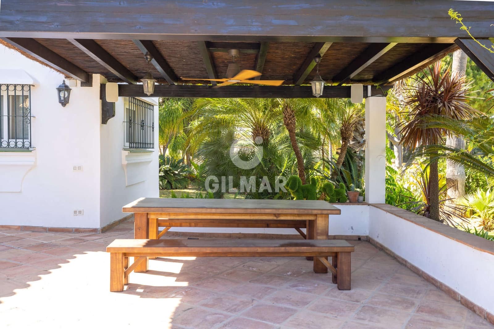 4 bedroom Villa for sale in Estepona with pool - € 1,900,000 (Ref: 9810846)