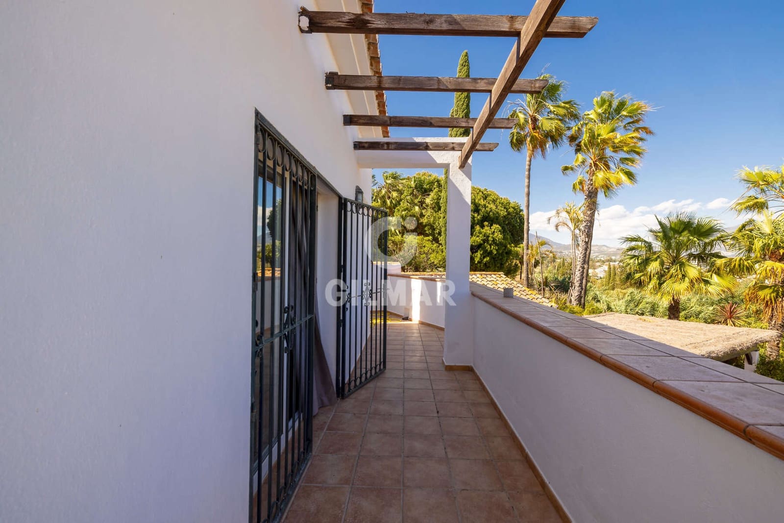 4 bedroom Villa for sale in Estepona with pool - € 1,900,000 (Ref: 9810846)