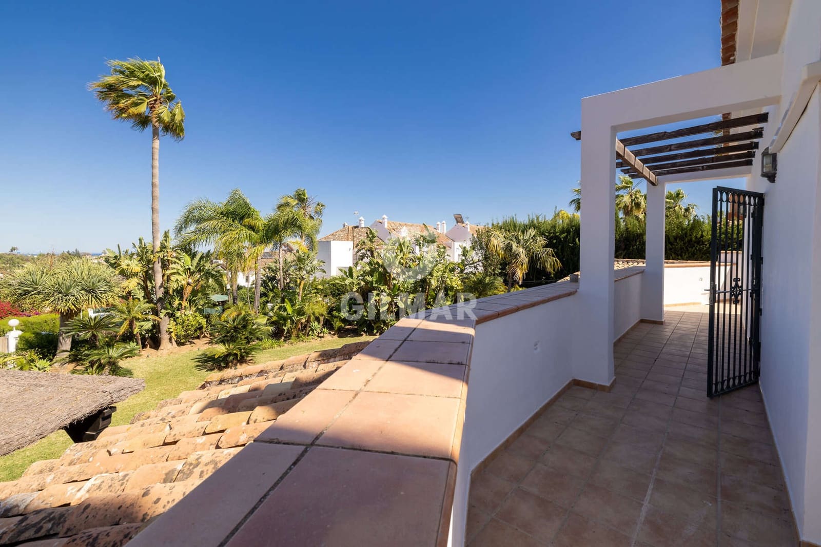 4 bedroom Villa for sale in Estepona with pool - € 1,900,000 (Ref: 9810846)